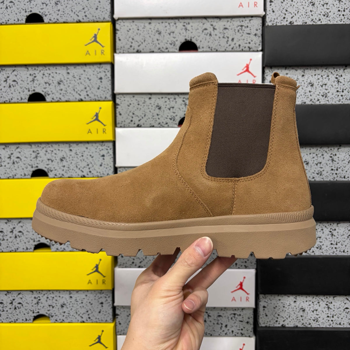 UGG Burleigh Chelsea Boot – Chestnut (Style 2050) | Sizes 39–44
