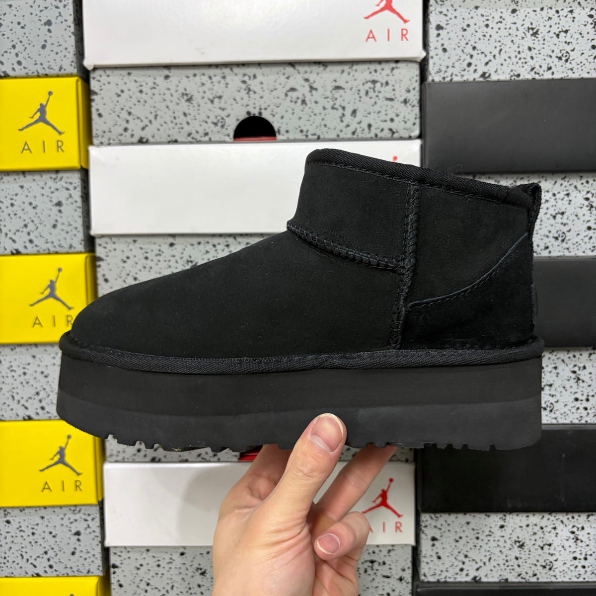 UGG Snow Boots 5092 – Black | 3cm | Sizes 35-40