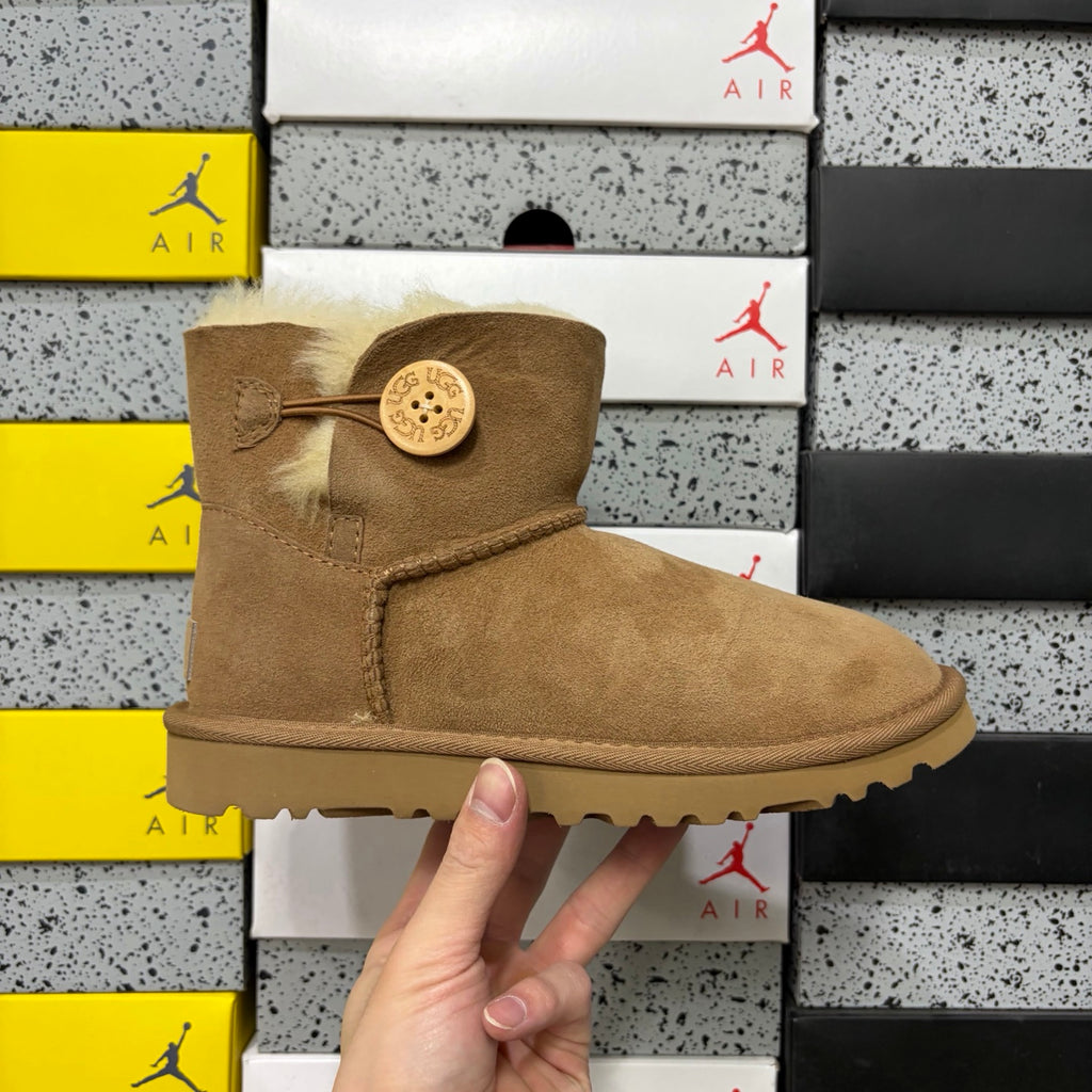 UGG Mid-Calf Boot 6422 – Chestnut | Wooden Button | Sizes 35-40