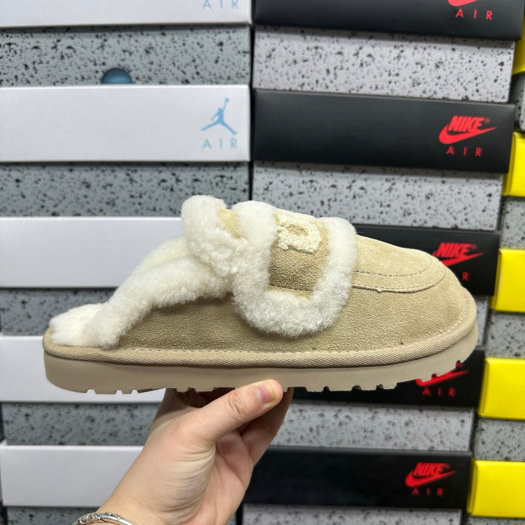 UGG Embroidered Slipper – Sand (Style 5095) | Sizes 35–40