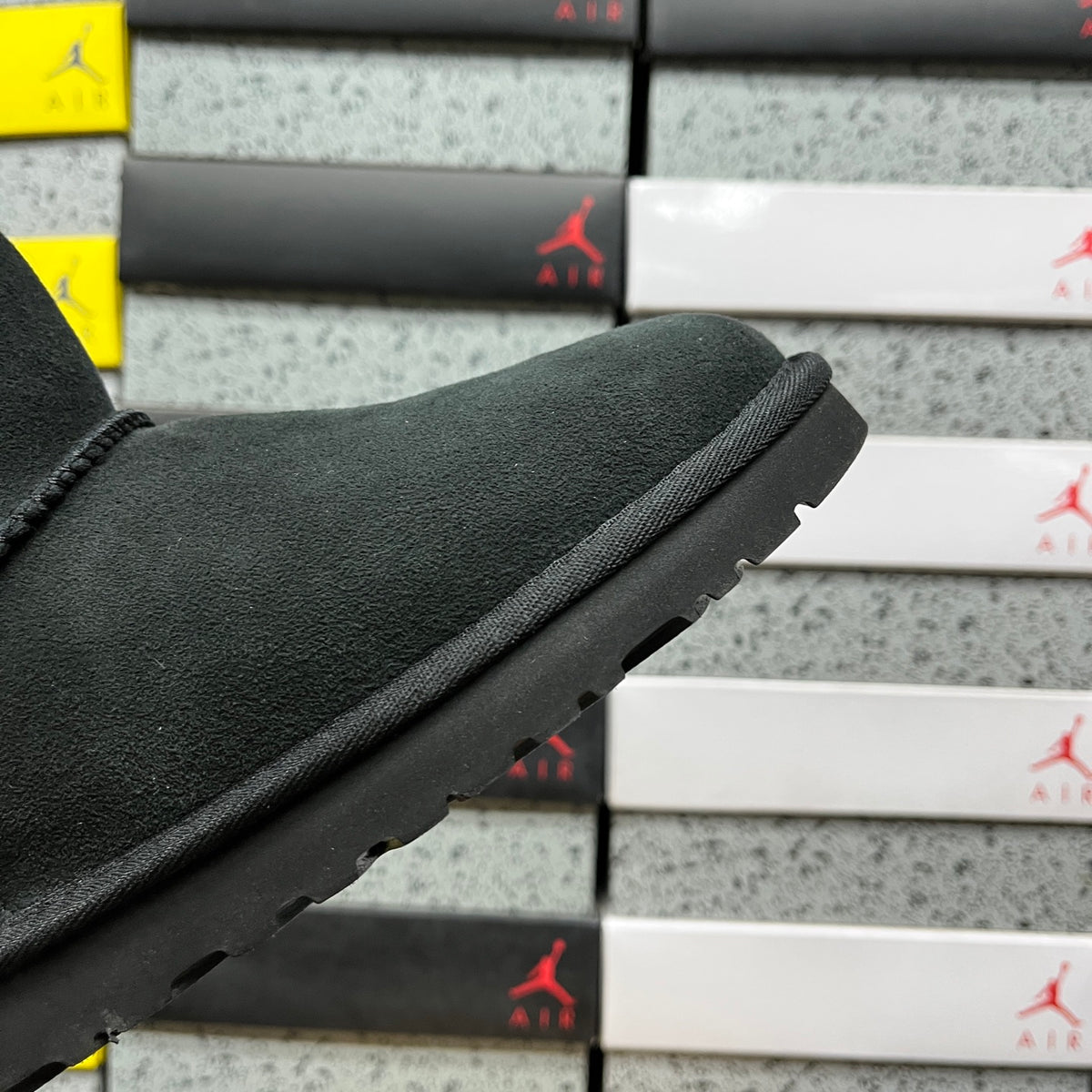 UGG Mid-Calf Snow Boot – Black (Style 1016222) | Sizes 35–40