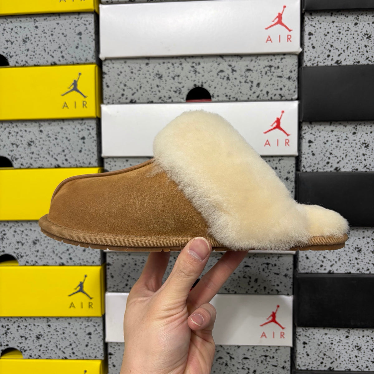 UGG Flat Slide Slipper – Chestnut (Style 2550) | Sizes 35–40