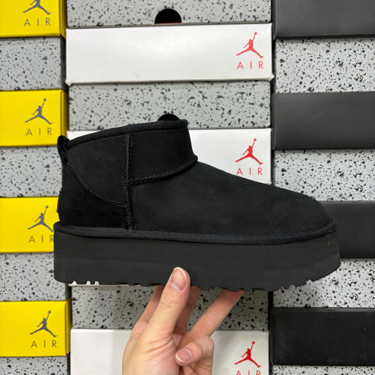 UGG Snow Boots 5092 – Black | 3cm | Sizes 35-40