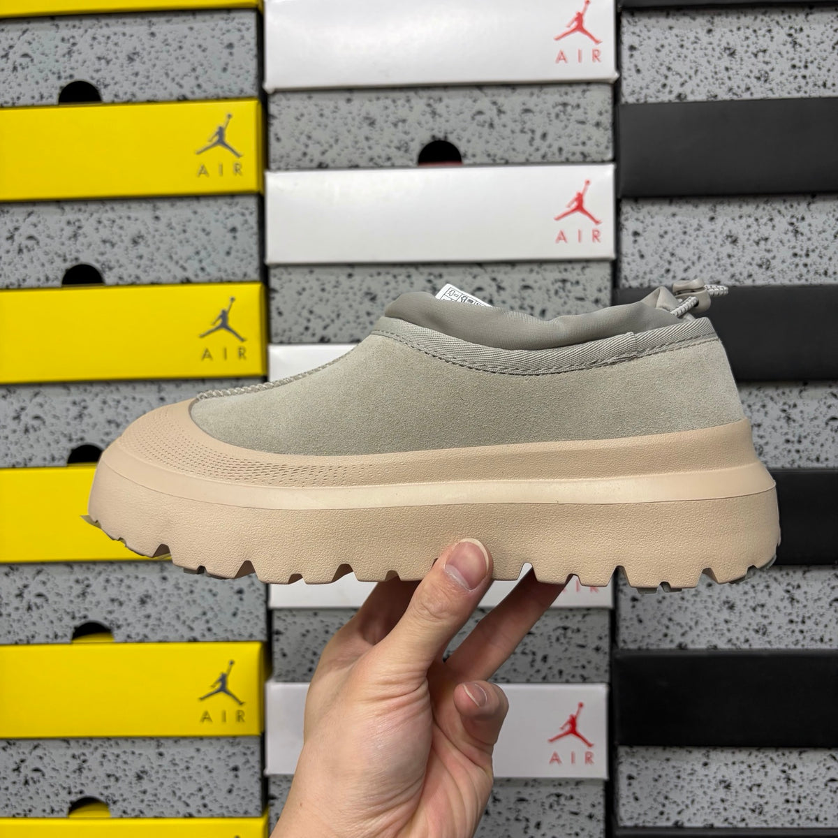 UGG Tasman Low Slipper – Grey/White (Style 4096) | Sizes 39–44