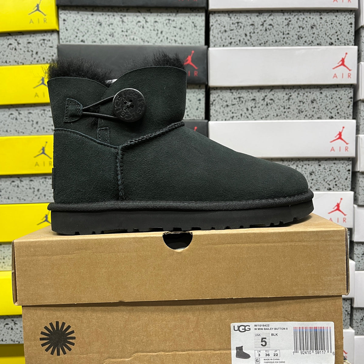 UGG Mid-Calf Snow Boot – Black (Style 1016422) | Sizes 35–40