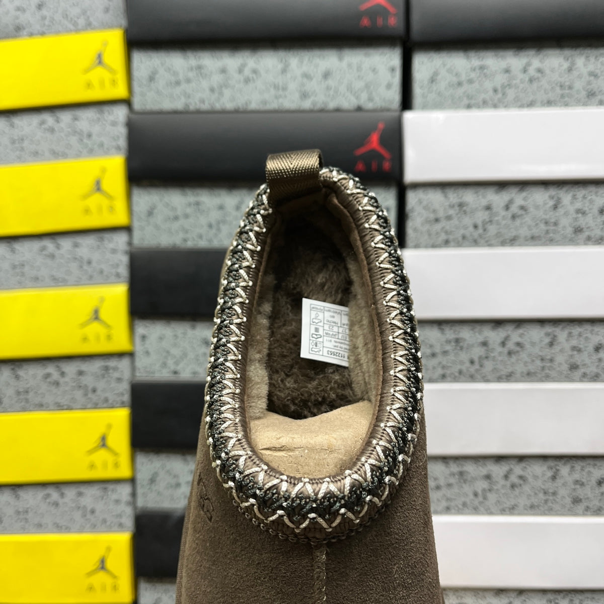 UGG Mid-Calf Snow Boot – Walnut (Style 1122553) | Sizes 35–41