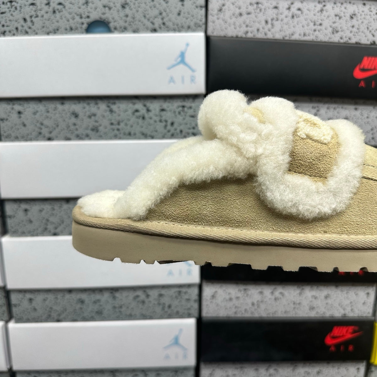 UGG Embroidered Slipper – Sand (Style 5095) | Sizes 35–40