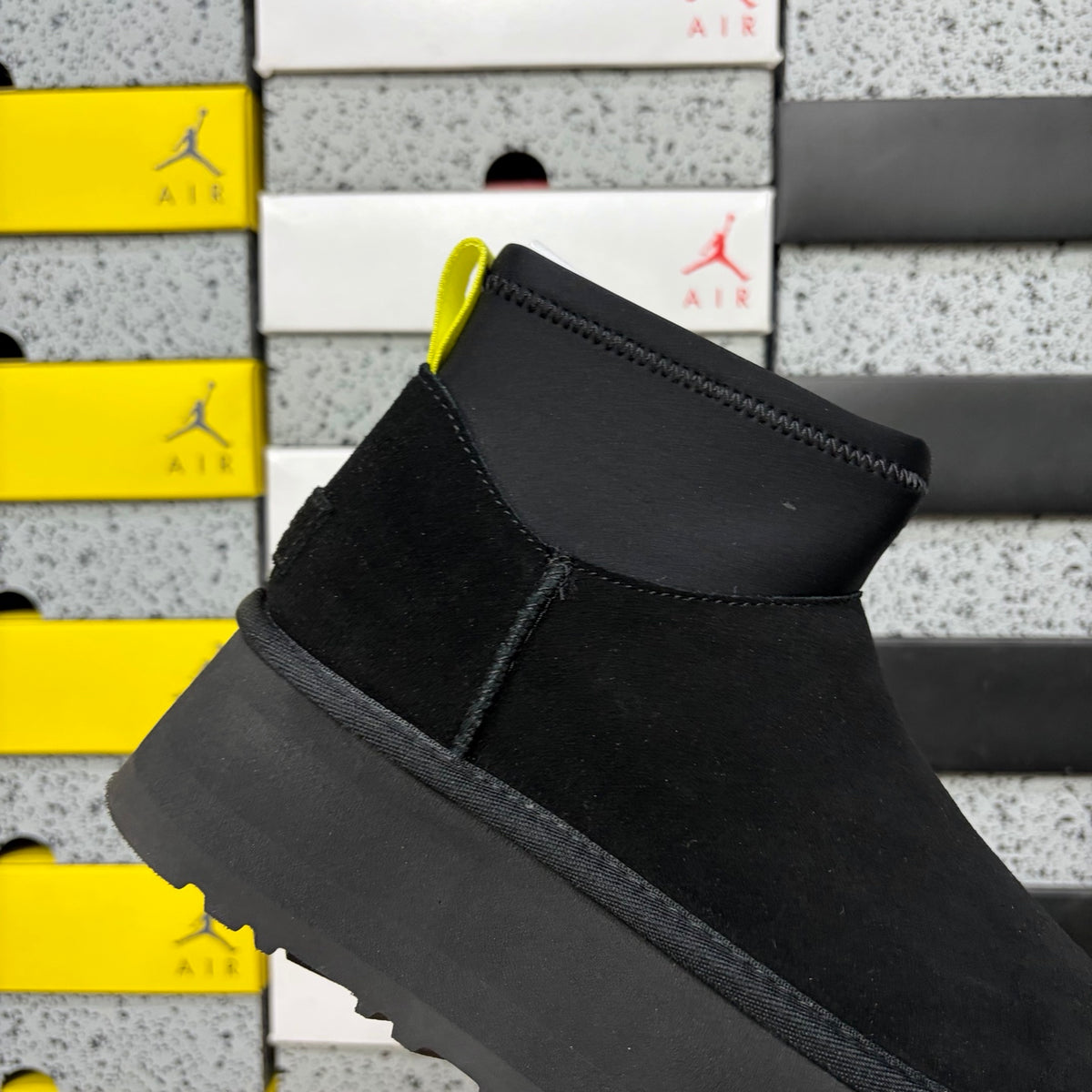 UGG Dipper Boot – Black (Style 817) | Sizes 35–40