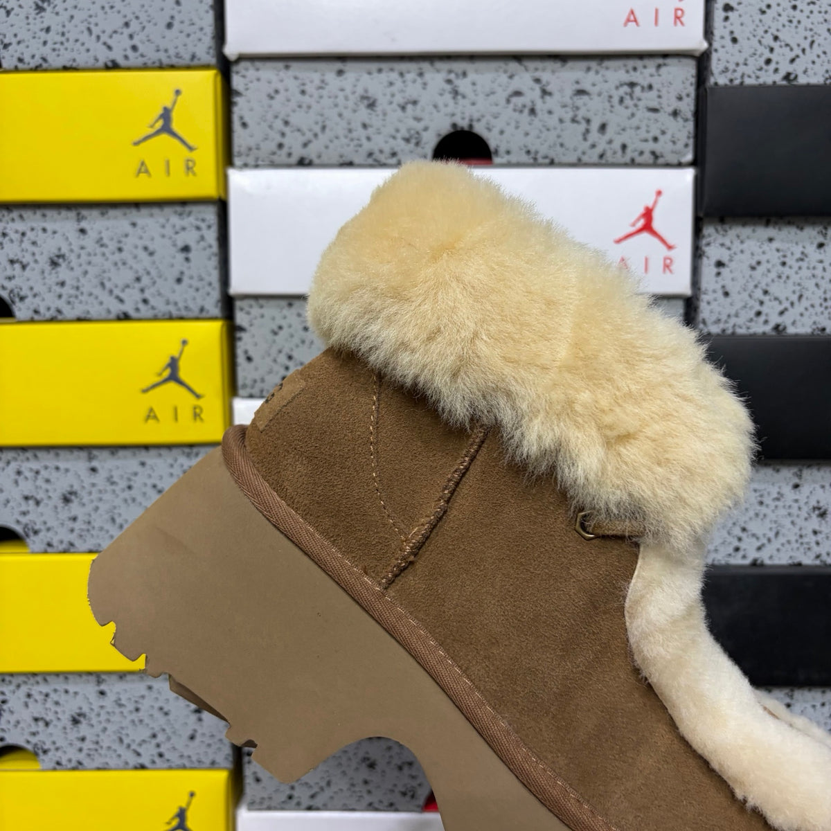 UGG Esme Slipper – Chestnut (Style W1171532) | Sizes 35–40
