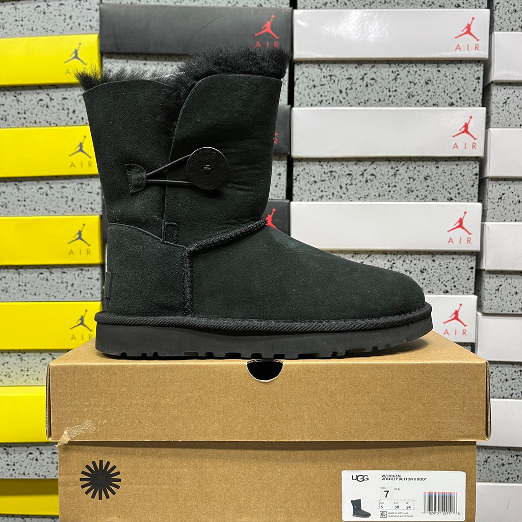 UGG Mid-Calf Snow Boot – Black (Style 1016226) | Sizes 35–40