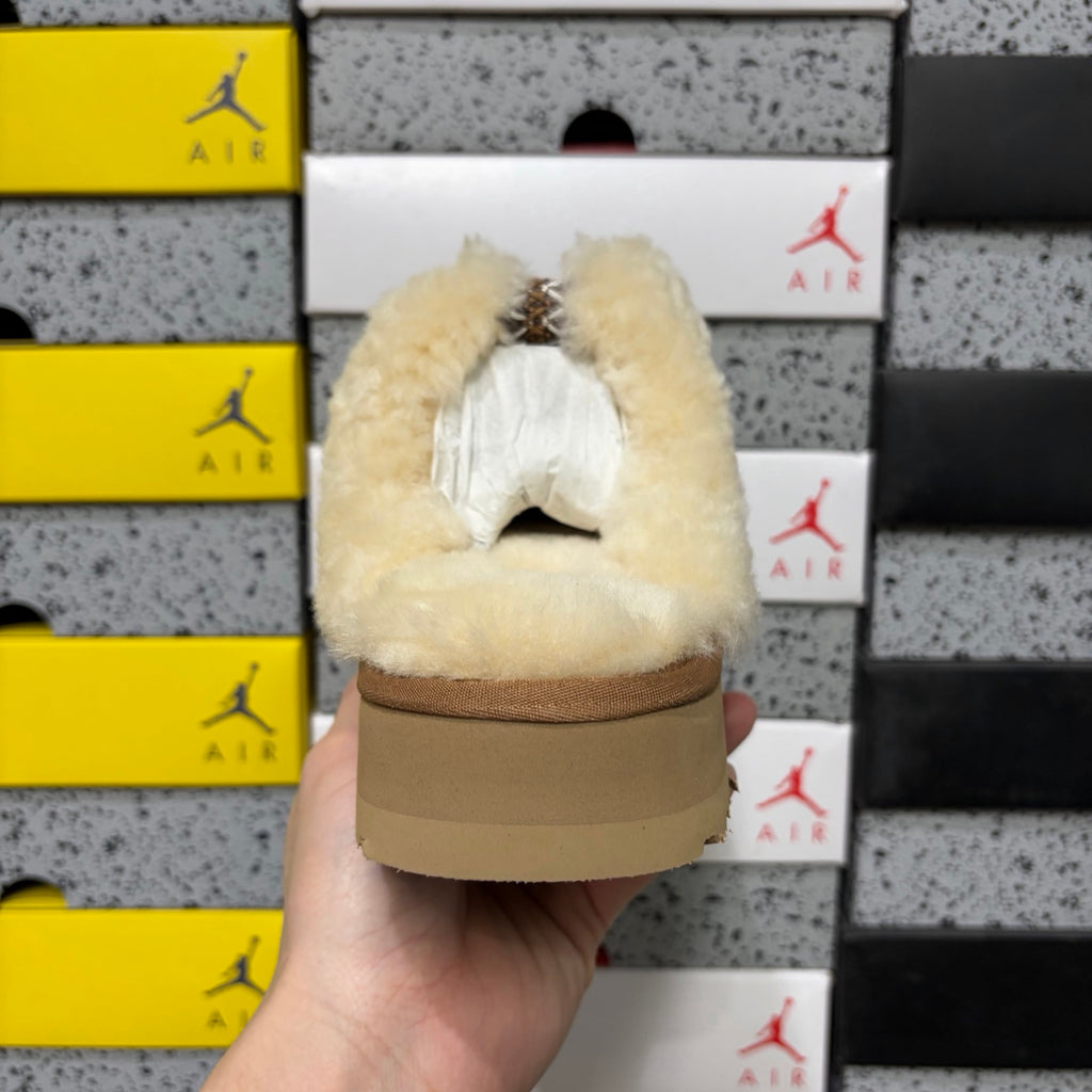 UGG Alpine Slipper – Chestnut (Style W1158260) | Sizes 35–40