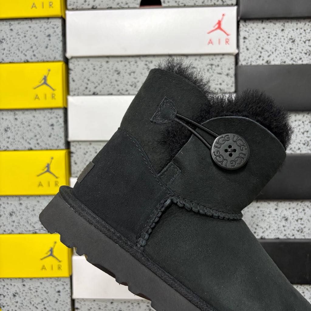 UGG Mid-Calf Boot 6422 – Black | Wooden Button | Sizes 35-40