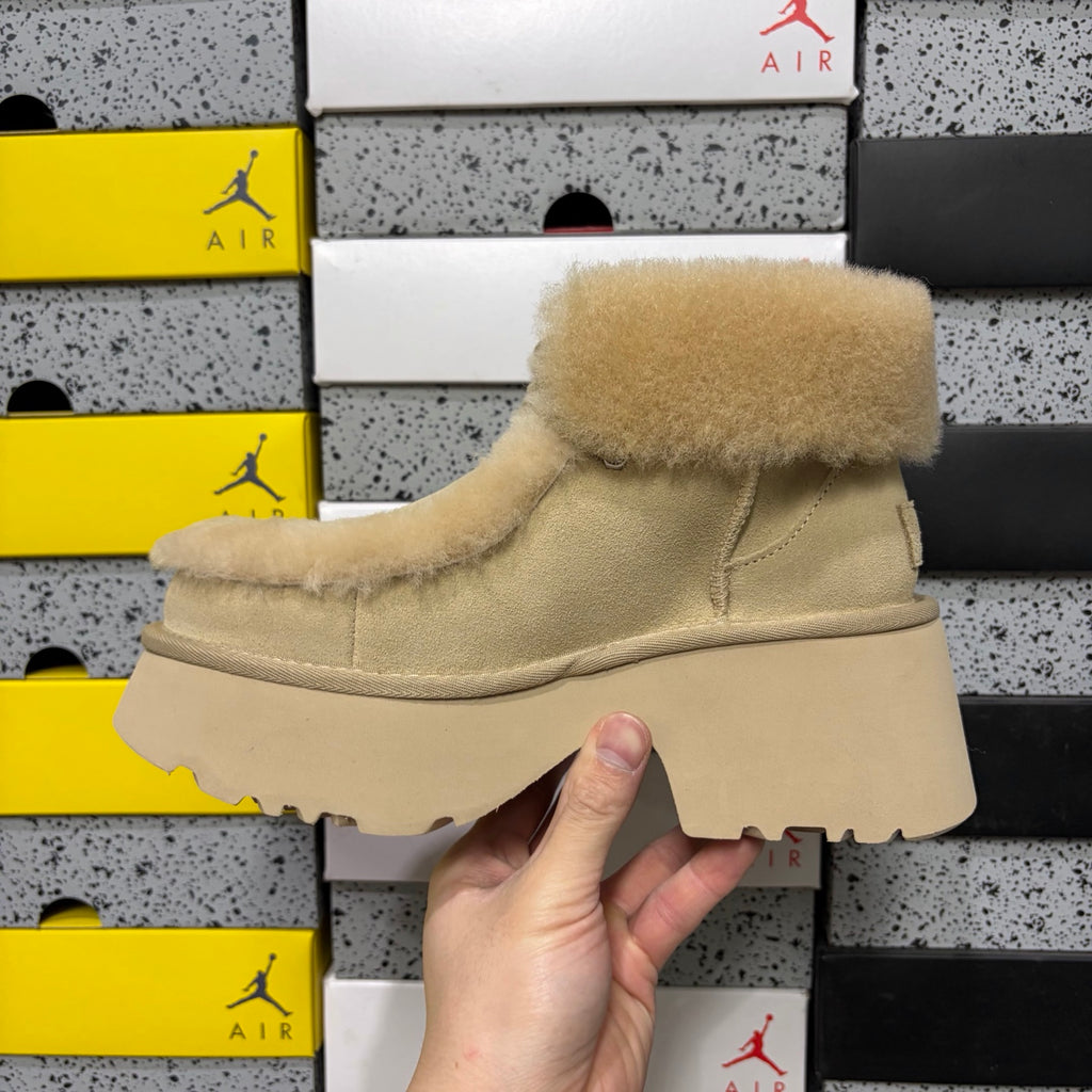 UGG Esme Slipper – Sand (Style W1171532) | Sizes 35–40