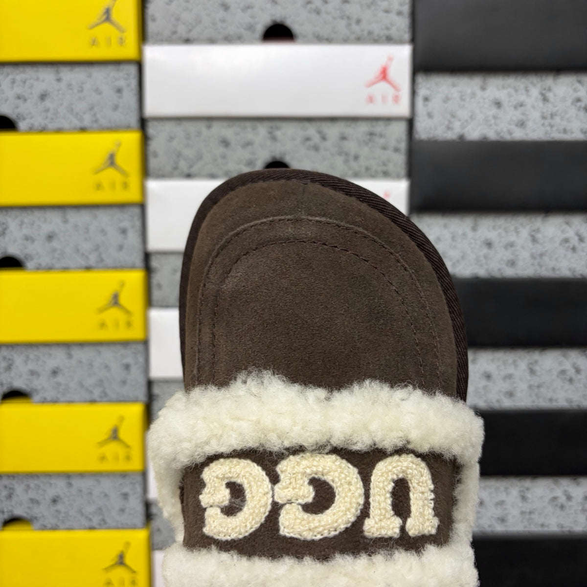 UGG Embroidered Slipper – Chocolate (Style 5095) | Sizes 35–40