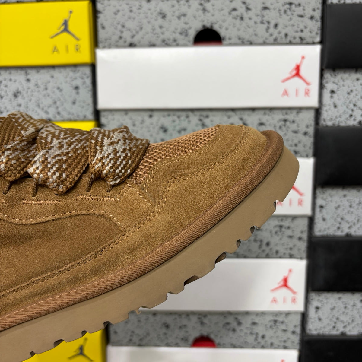 UGG Puffer Shoe – Chestnut (Style 14403211) | Sizes 35–40