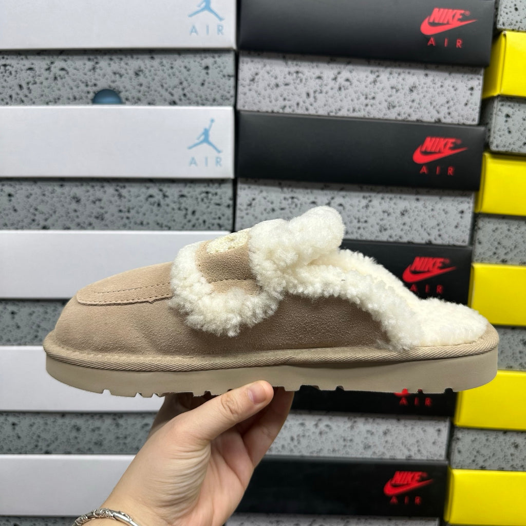 UGG Embroidered Slipper – Khaki (Style 5095) | Sizes 35–40