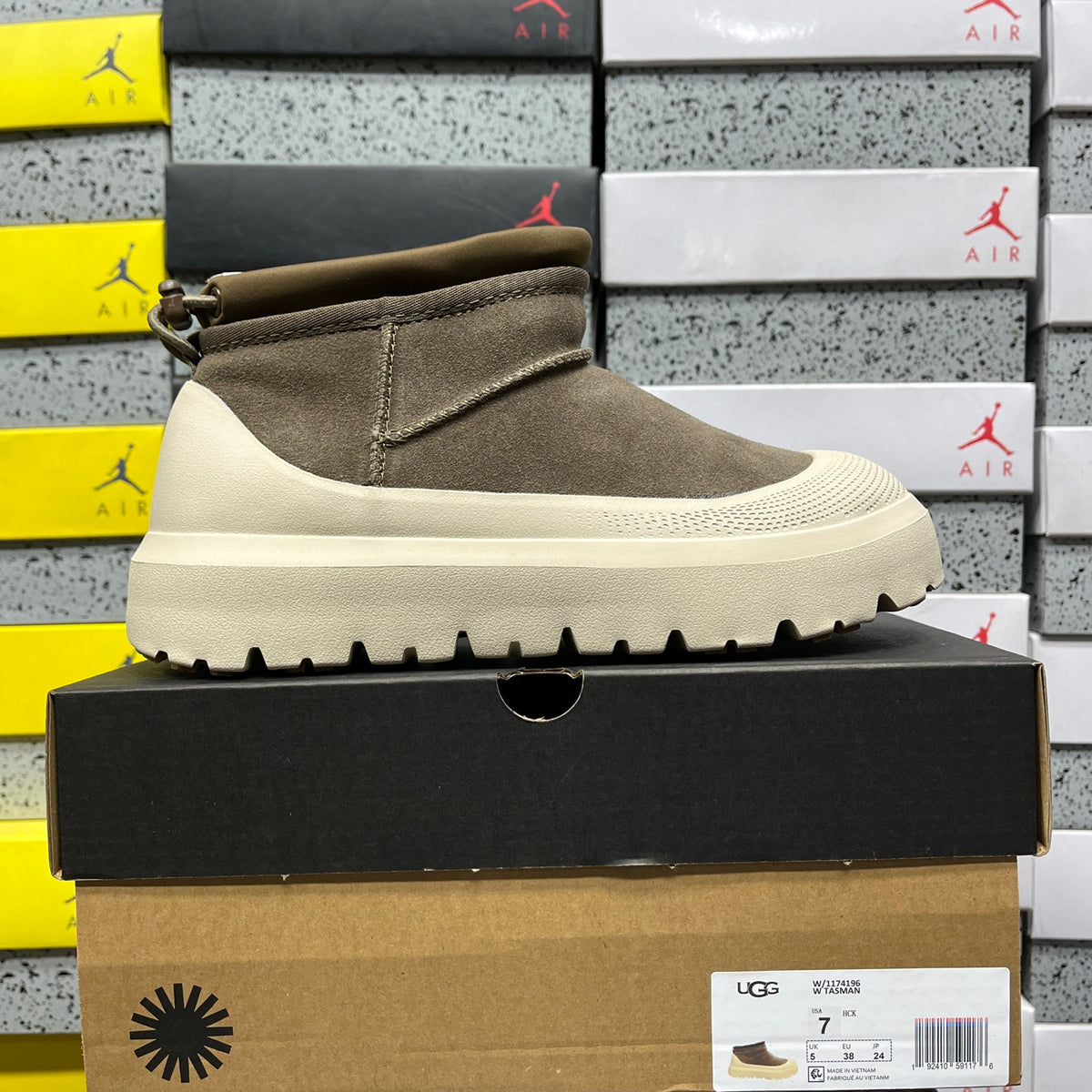 UGG Mid-Calf Snow Boot – Green (Style 1114196) | Sizes 35–45