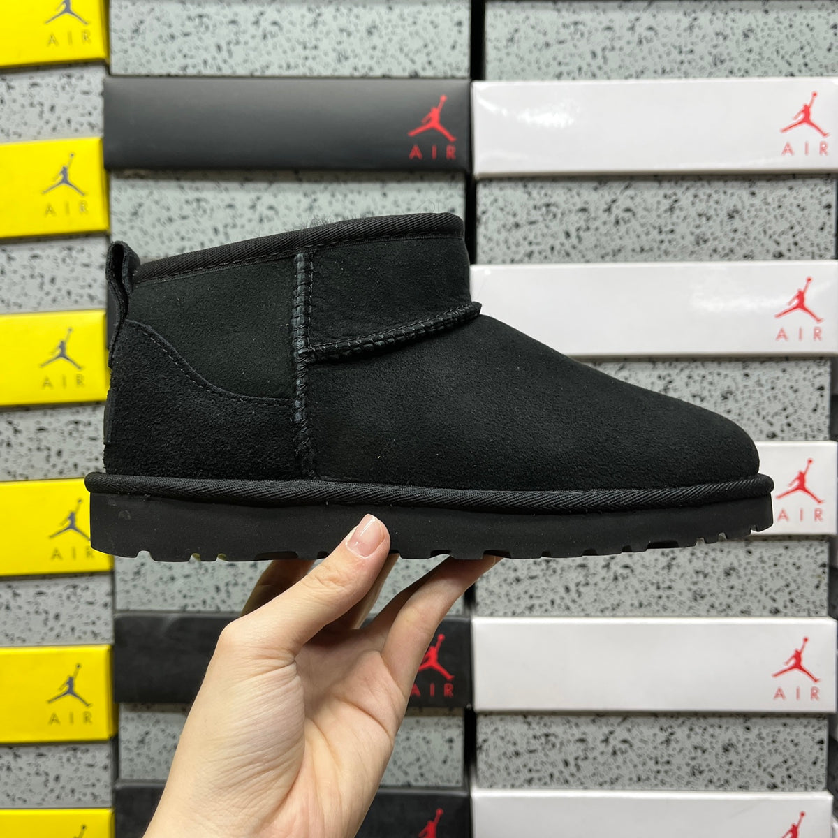 UGG Mid-Calf Snow Boot – Black (Style 1116109) | Sizes 35–40