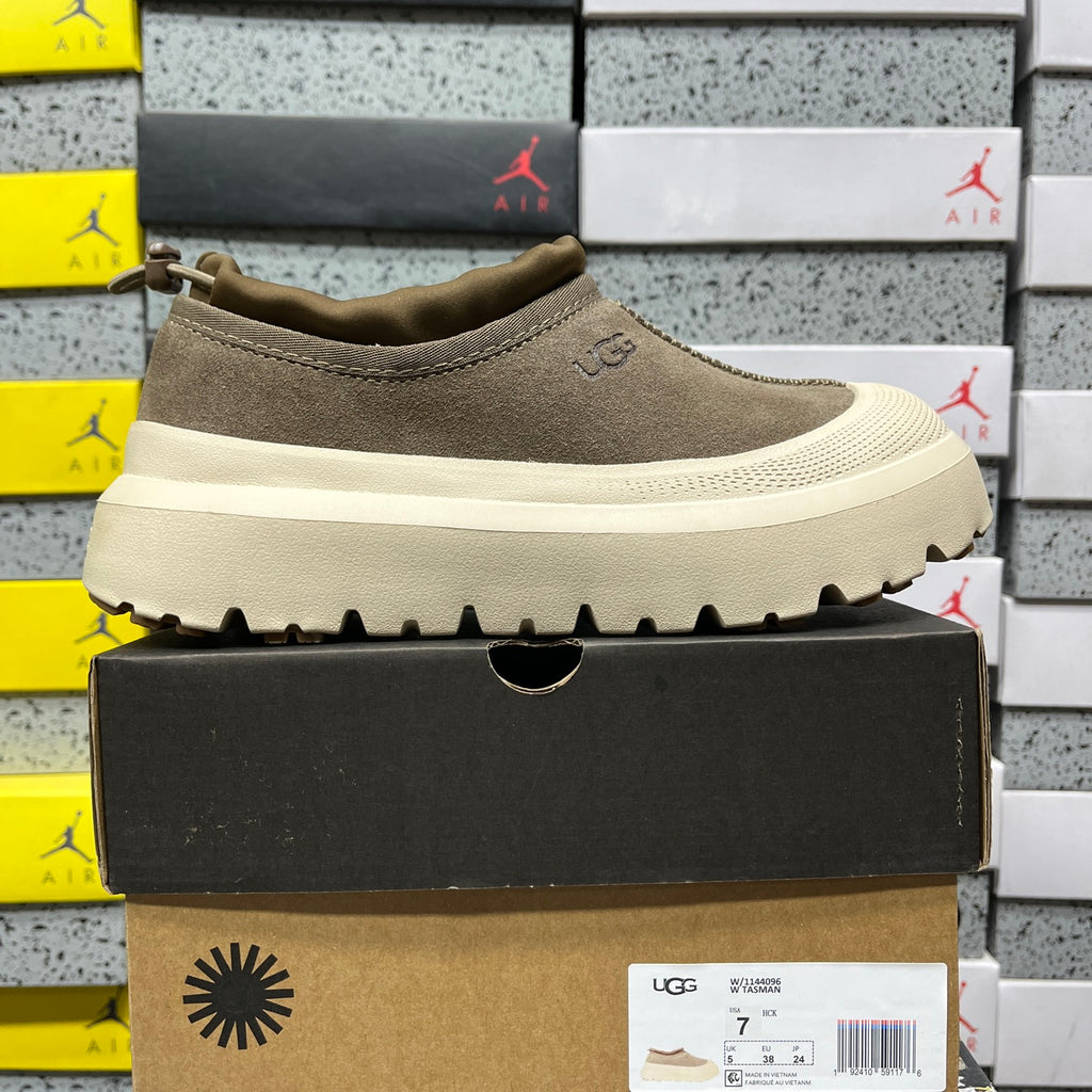 UGG Snow Boot – Walnut, White Sole (Style 1144096) | Sizes 35–45