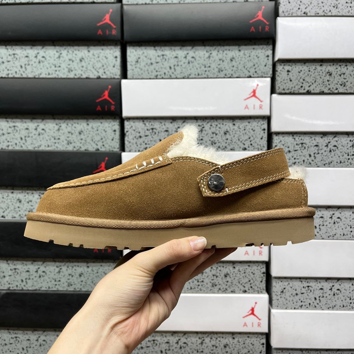 UGG Snow Boot – Chestnut (Style 1180251) | Sizes 35–40
