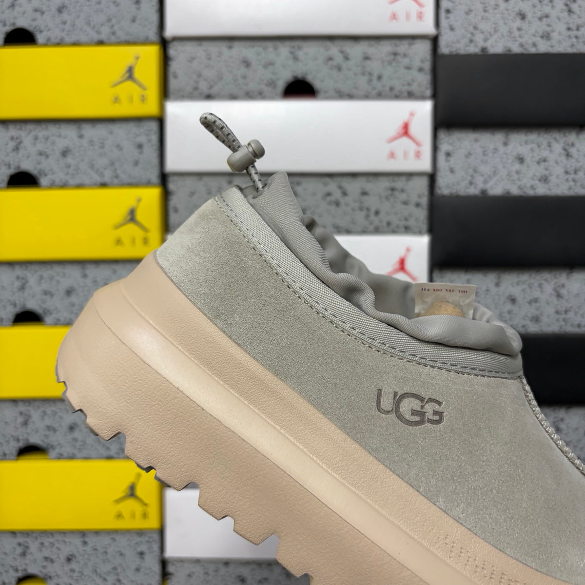 UGG Tasman Low Slipper – Grey/White (Style 4096) | Sizes 39–44