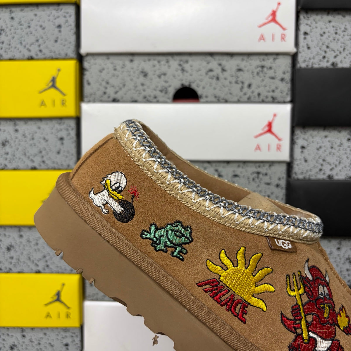 UGG Ethnic Embroidered Boot – Chestnut (Style 2553) | Sizes 36–45
