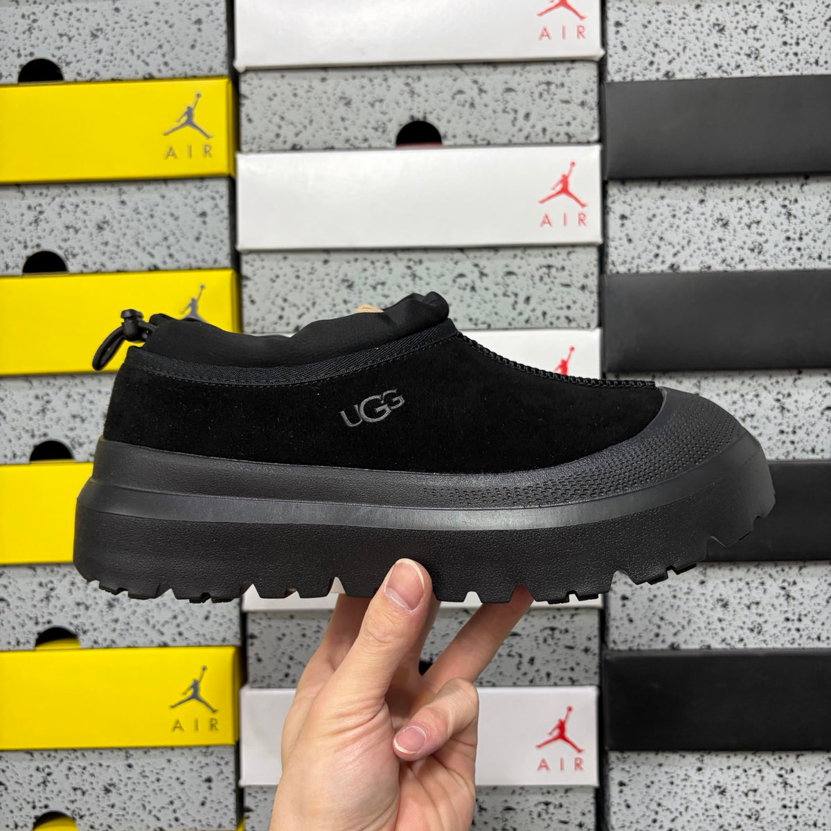UGG Tasman Low Slipper – Black (Style 4096) | Sizes 39–44