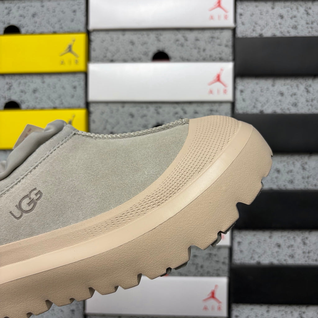 UGG Tasman Low Slipper – Grey/White (Style 4096) | Sizes 39–44