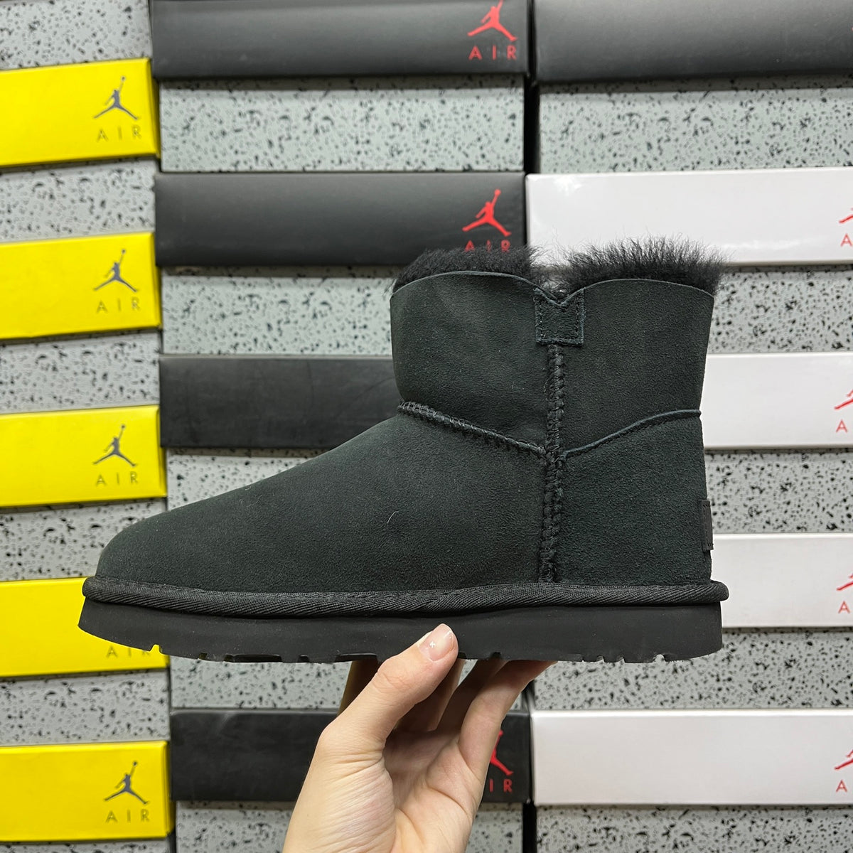 UGG Mid-Calf Snow Boot – Black (Style 1016422) | Sizes 35–40
