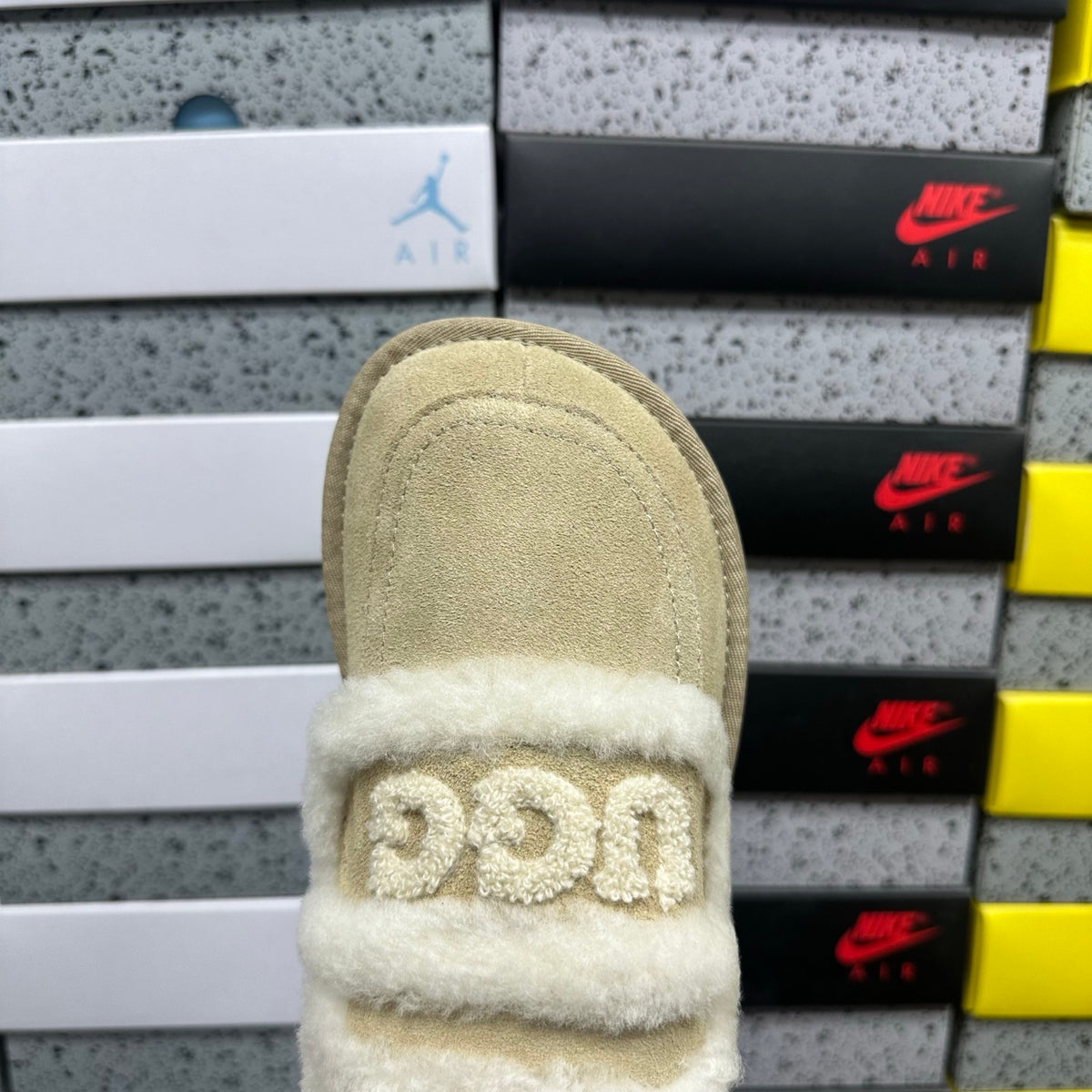 UGG Embroidered Slipper – Sand (Style 5095) | Sizes 35–40