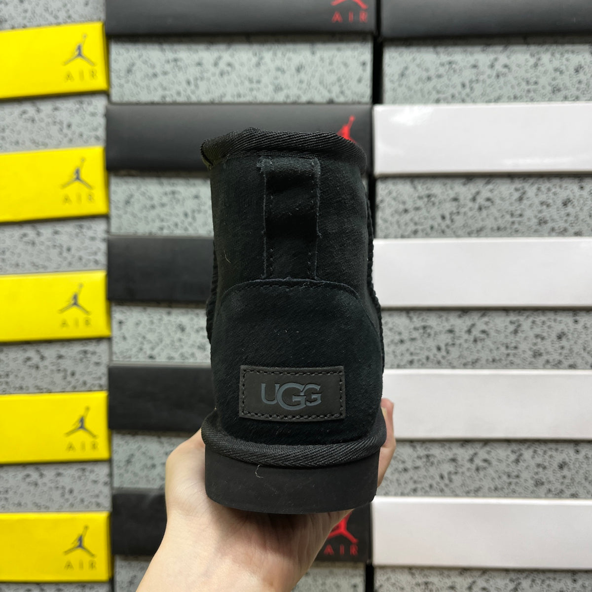UGG Mid-Calf Snow Boot – Black (Style 1016222) | Sizes 35–40