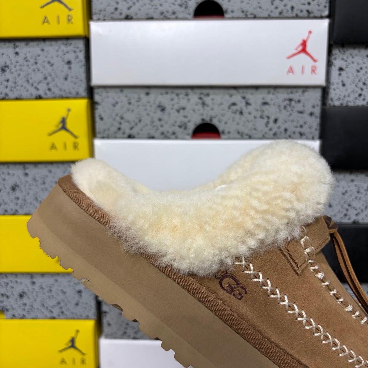 UGG Alpine Slipper – Chestnut (Style W1158260) | Sizes 35–40