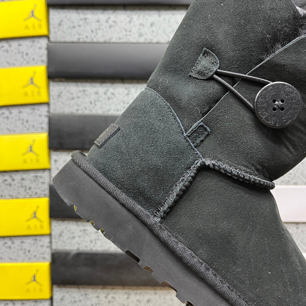 UGG Mid-Calf Snow Boot – Black (Style 1016226) | Sizes 35–40