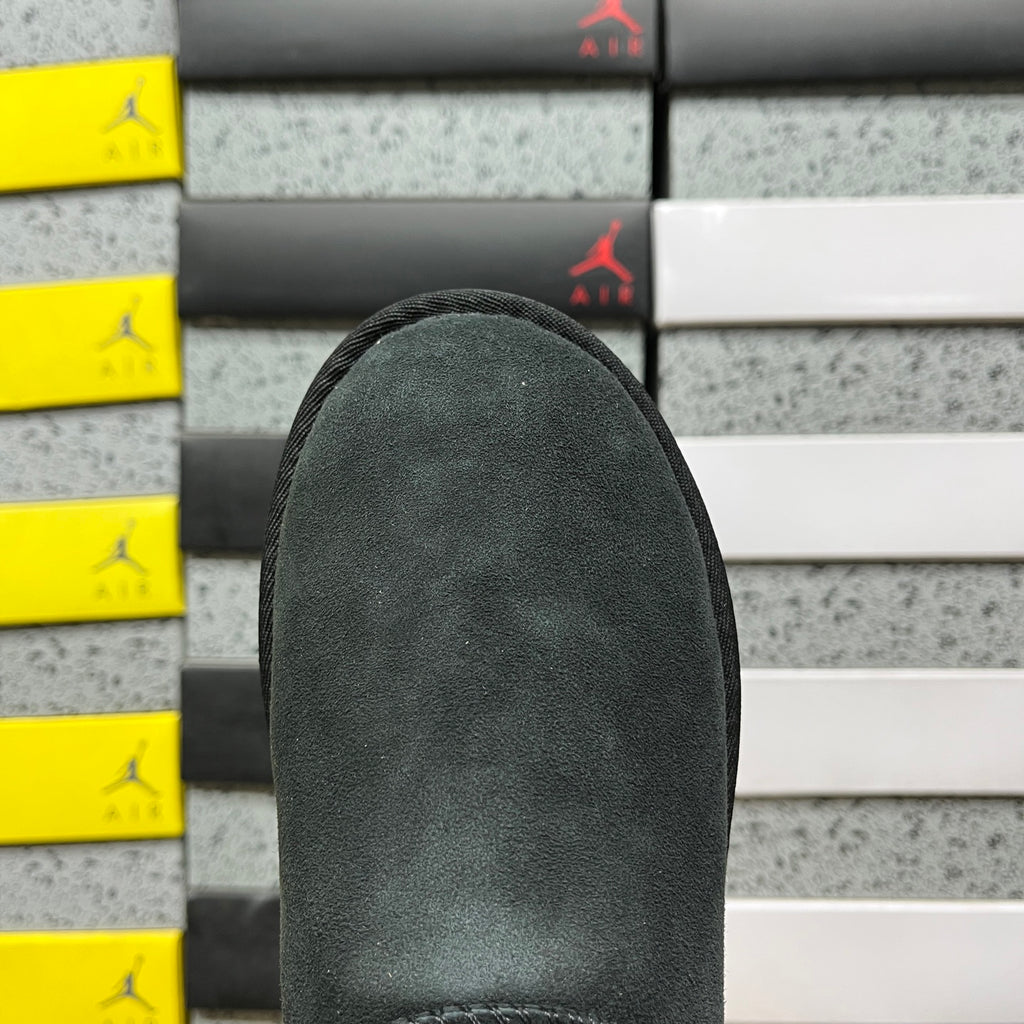 UGG Mid-Calf Snow Boot – Black (Style 1016223) | Sizes 35–40