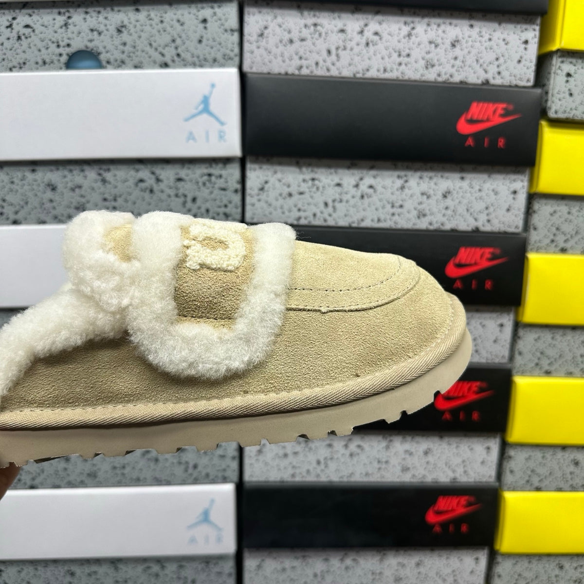 UGG Embroidered Slipper – Sand (Style 5095) | Sizes 35–40