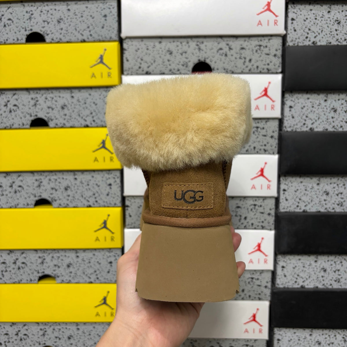 UGG Esme Slipper – Chestnut (Style W1171532) | Sizes 35–40