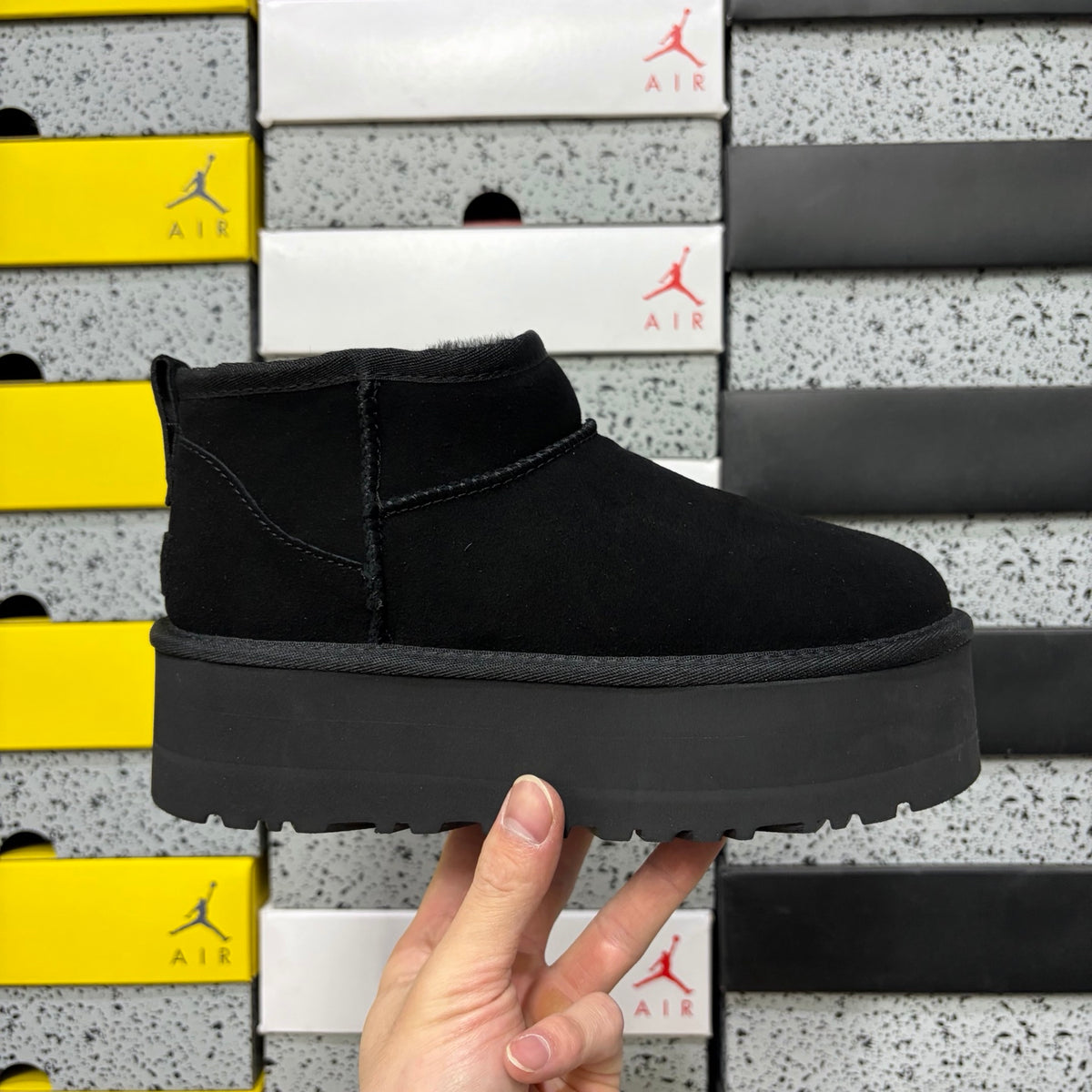 UGG Snow Boots 5092 – Black | 5cm | Sizes 35-40