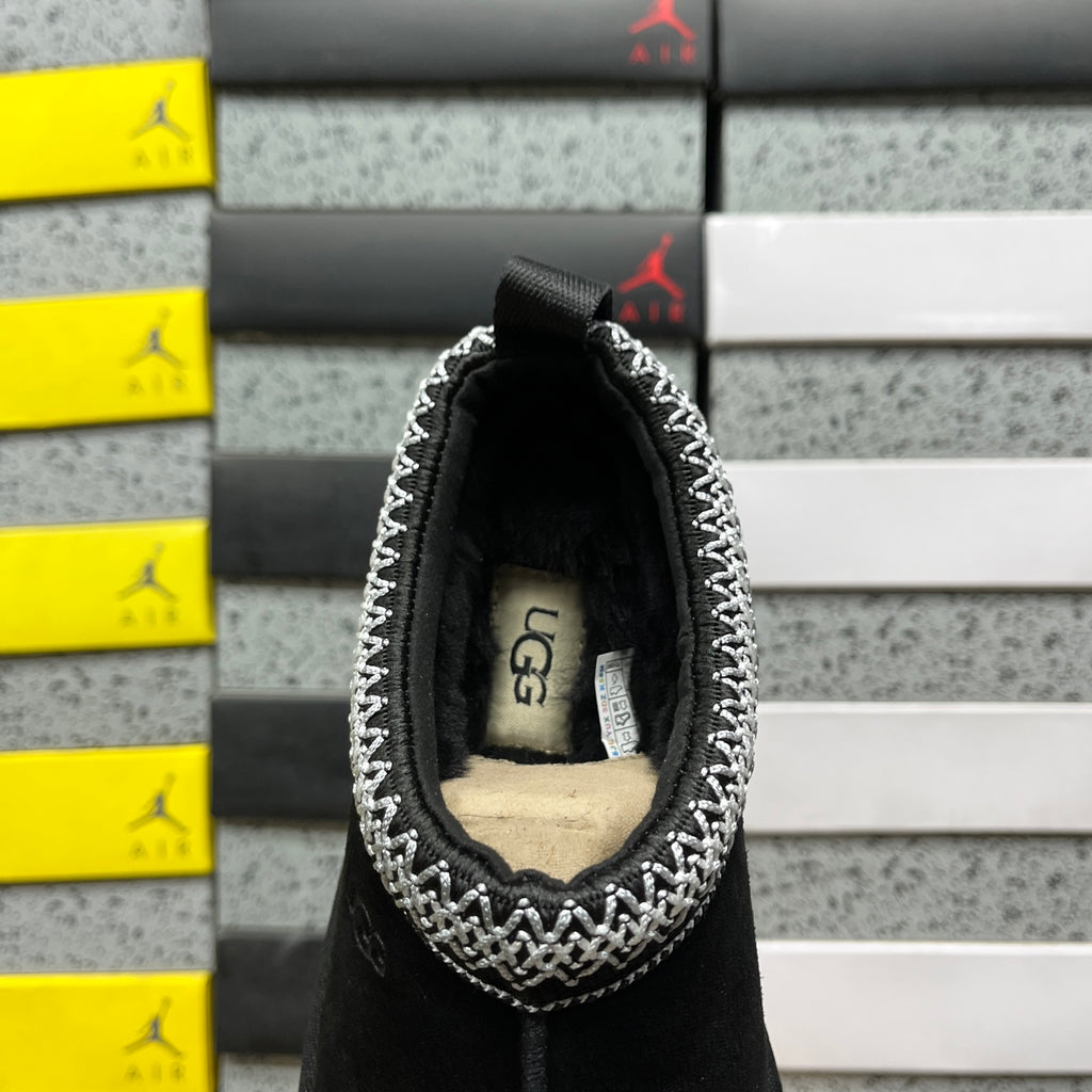UGG Mid-Calf Snow Boot – Black (Style 1122553) | Sizes 35–41