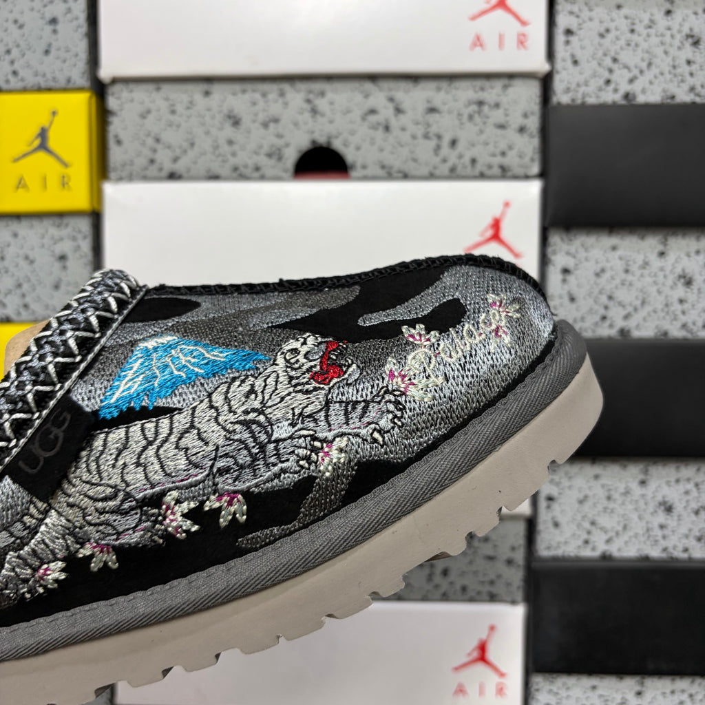 UGG Dragon & Tiger Embroidered Boot – Black (Style 2553) | Sizes 36–45