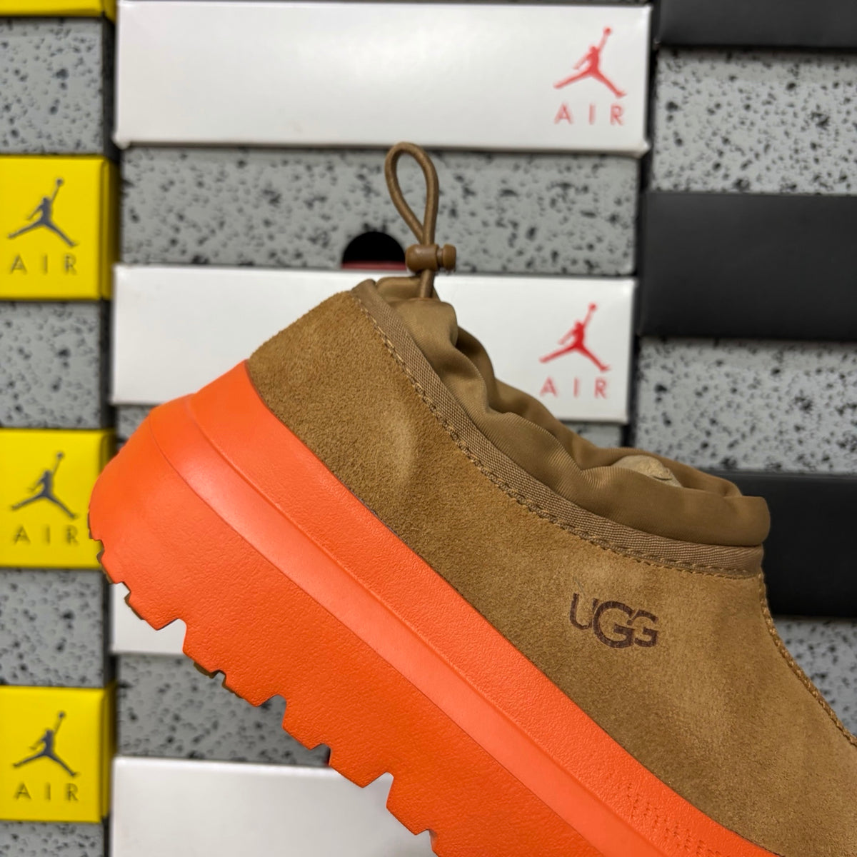 UGG Tasman Low Slipper – Chestnut/Orange (Style 4096) | Sizes 39–44