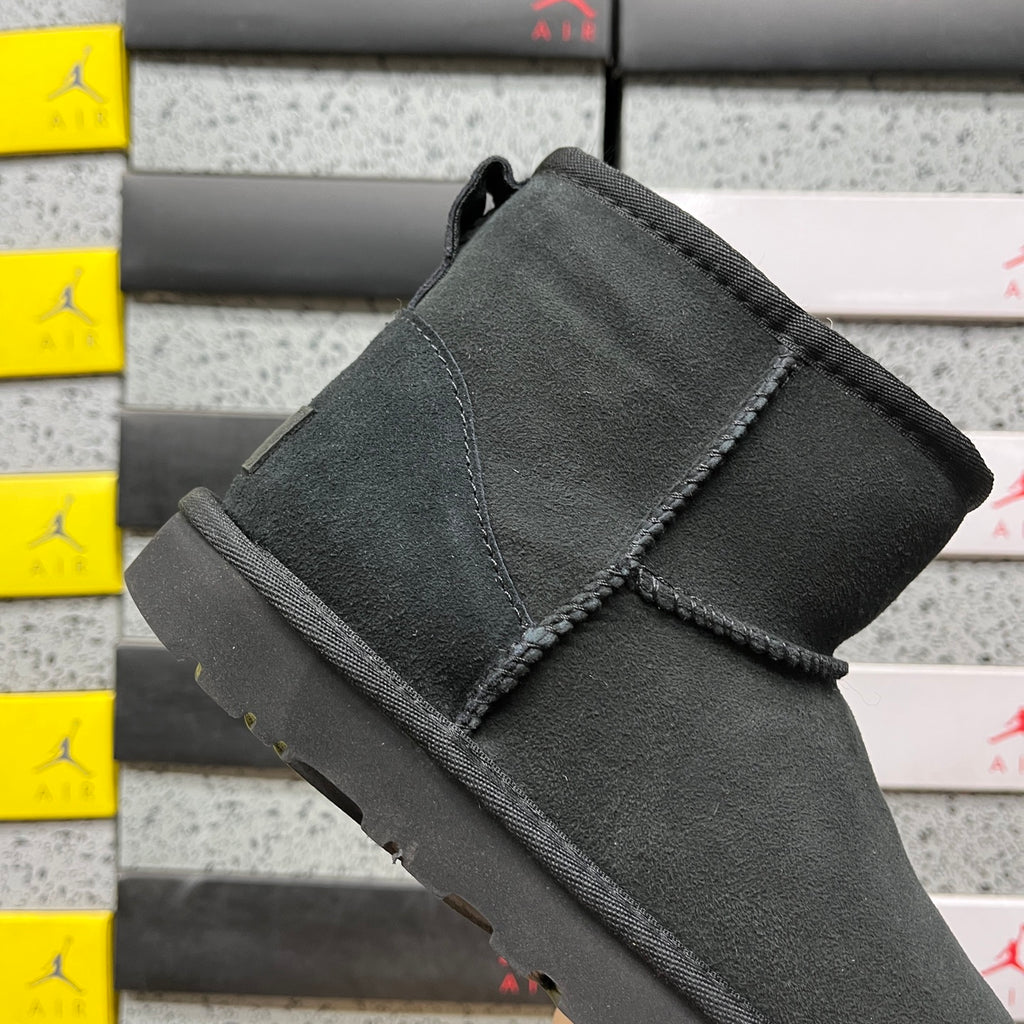 UGG Mid-Calf Snow Boot – Black (Style 1016222) | Sizes 35–40