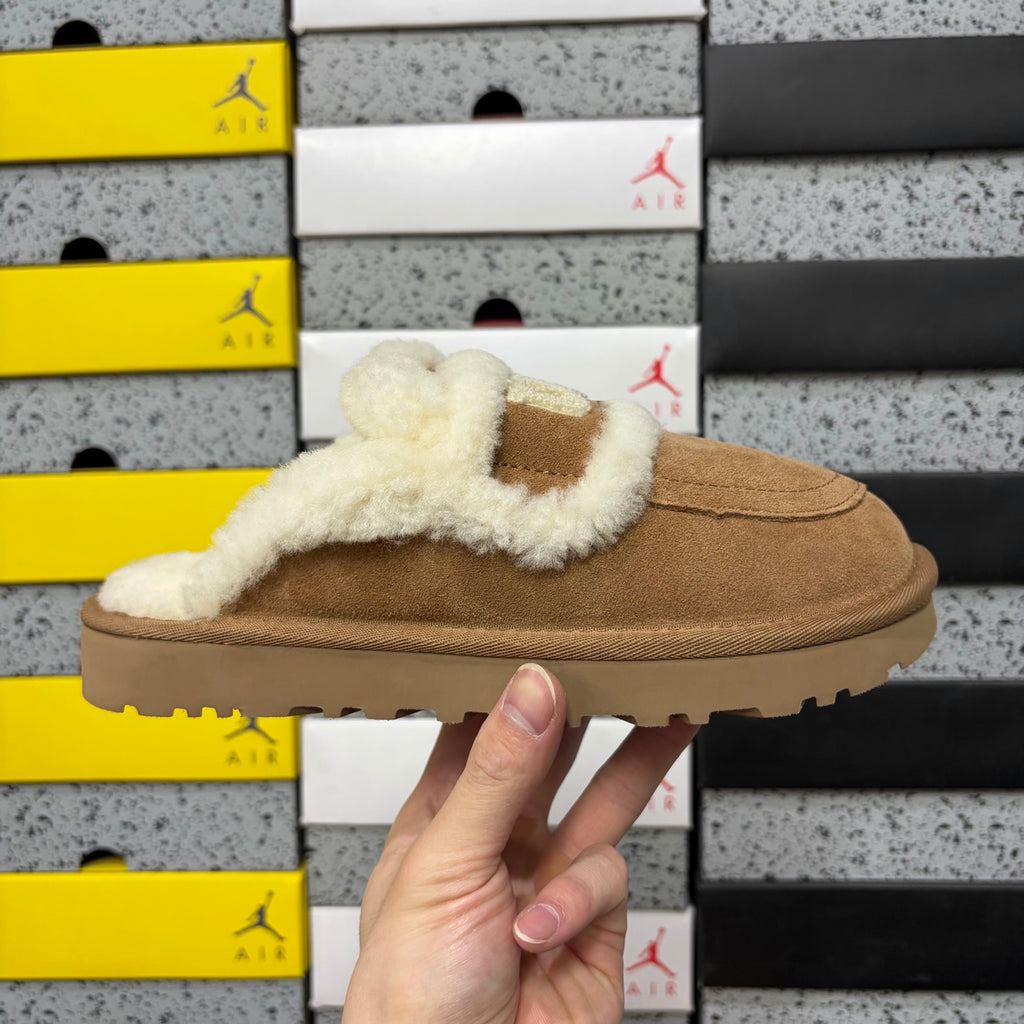 UGG Embroidered Slipper – Chestnut (Style 5095) | Sizes 35–40