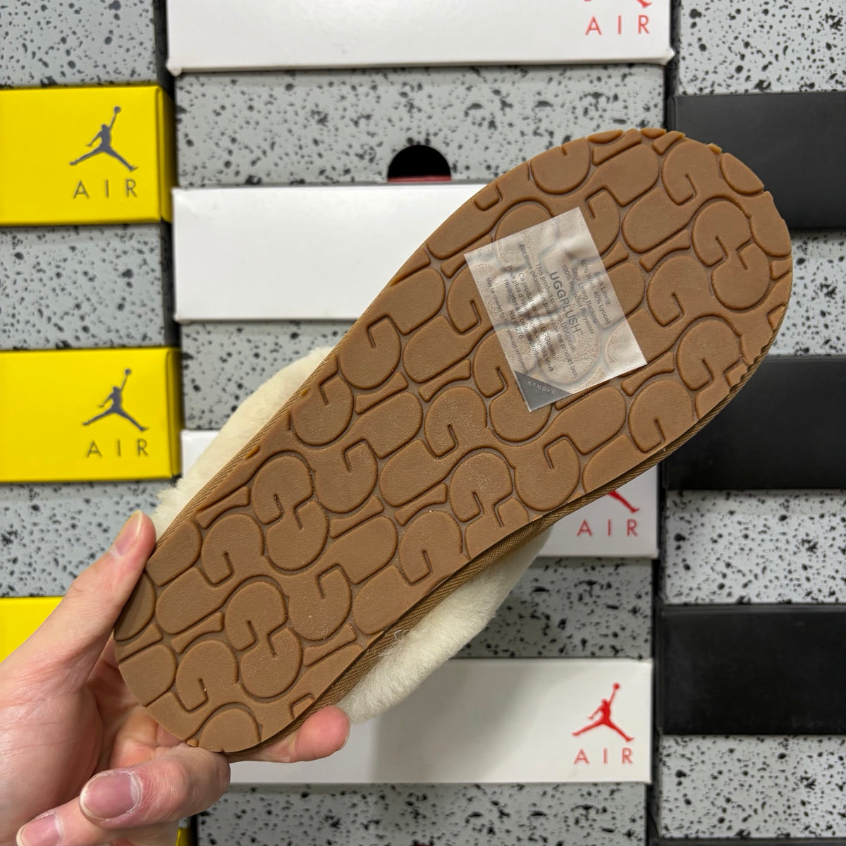 UGG Flat Slide Slipper – Chestnut (Style 2550) | Sizes 35–40