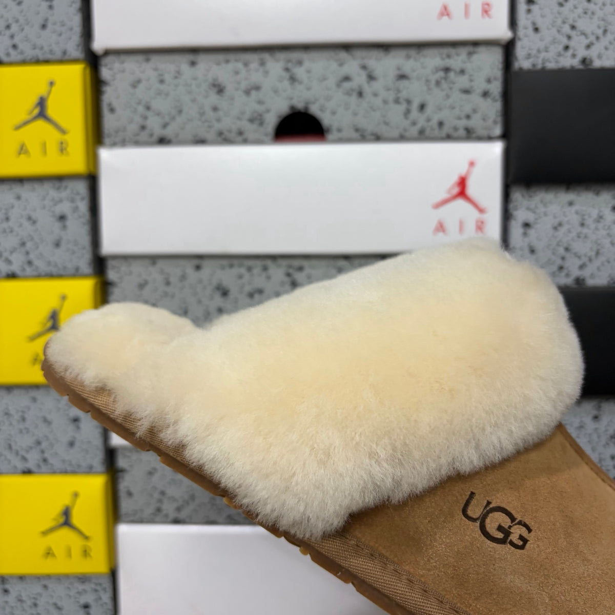 UGG Flat Slide Slipper – Chestnut (Style 2550) | Sizes 35–40