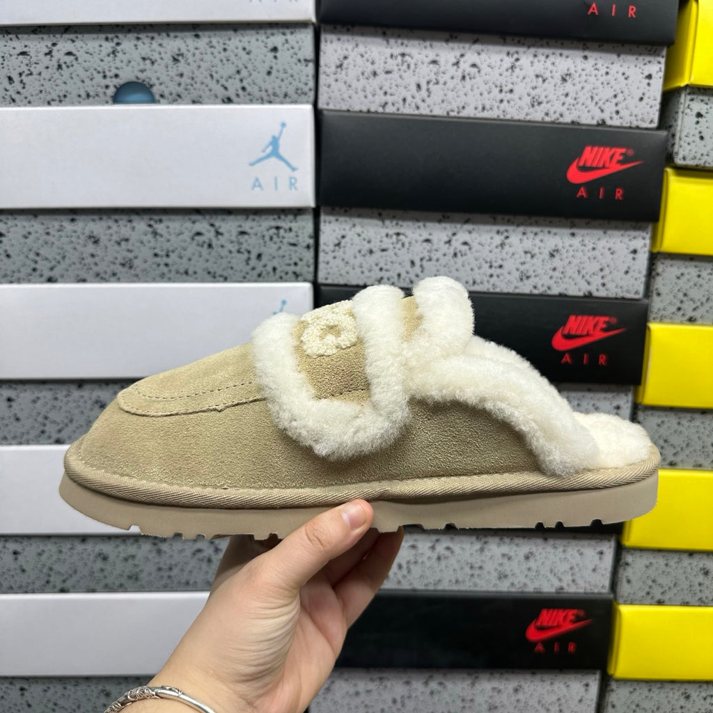 UGG Embroidered Slipper – Sand (Style 5095) | Sizes 35–40