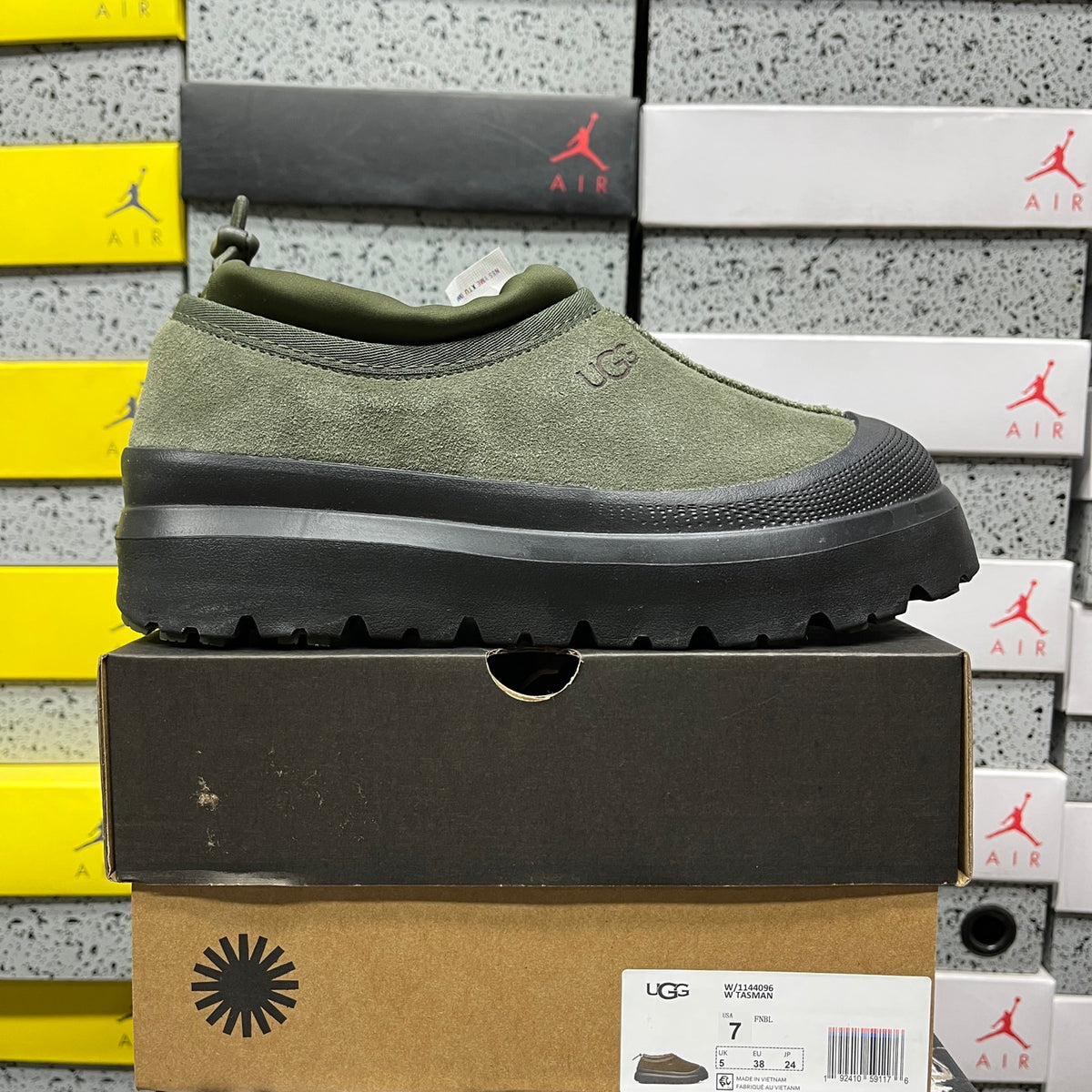 UGG Snow Boot – Green, Black Sole (Style 1144096) | Sizes 35–45