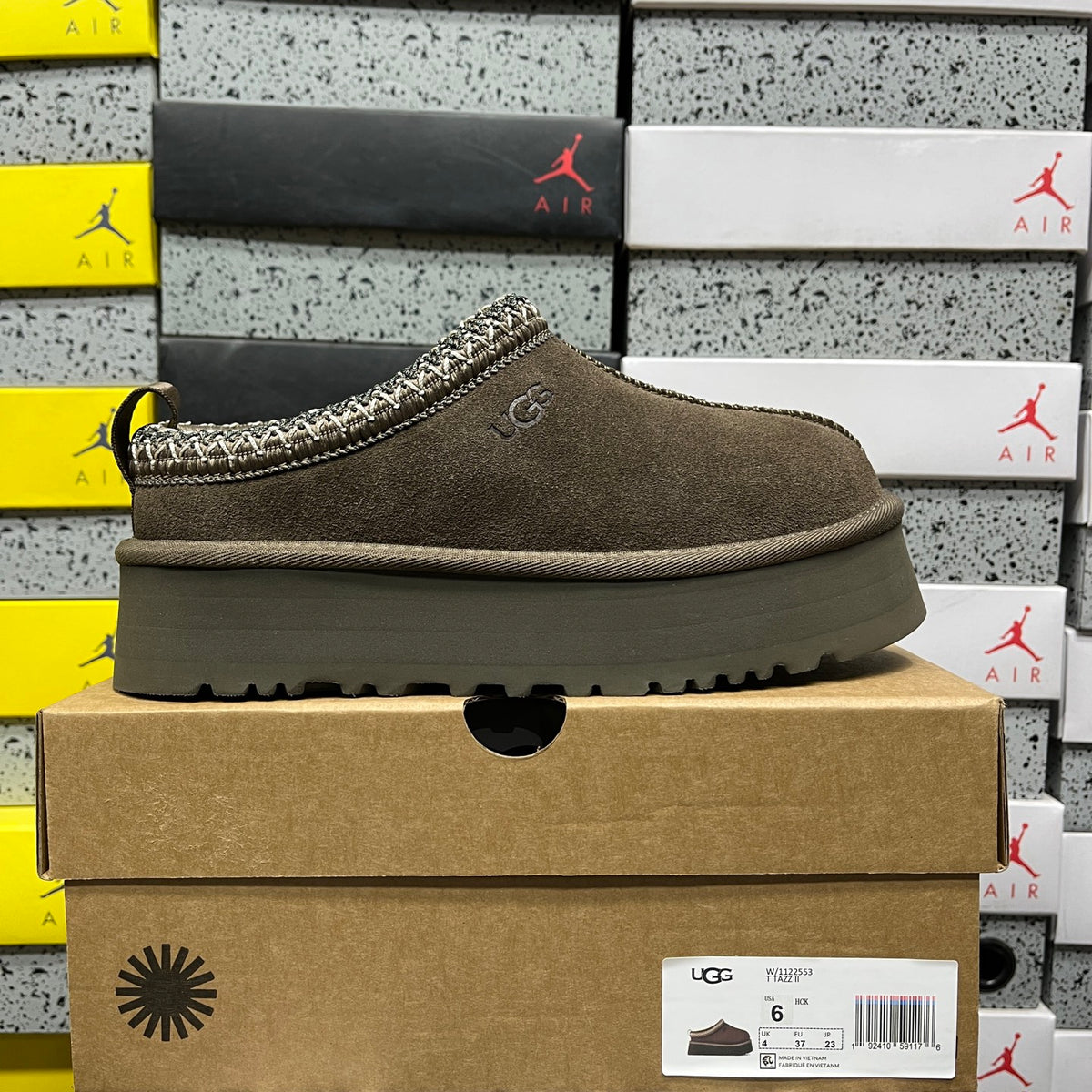 UGG Mid-Calf Snow Boot – Walnut (Style 1122553) | Sizes 35–41